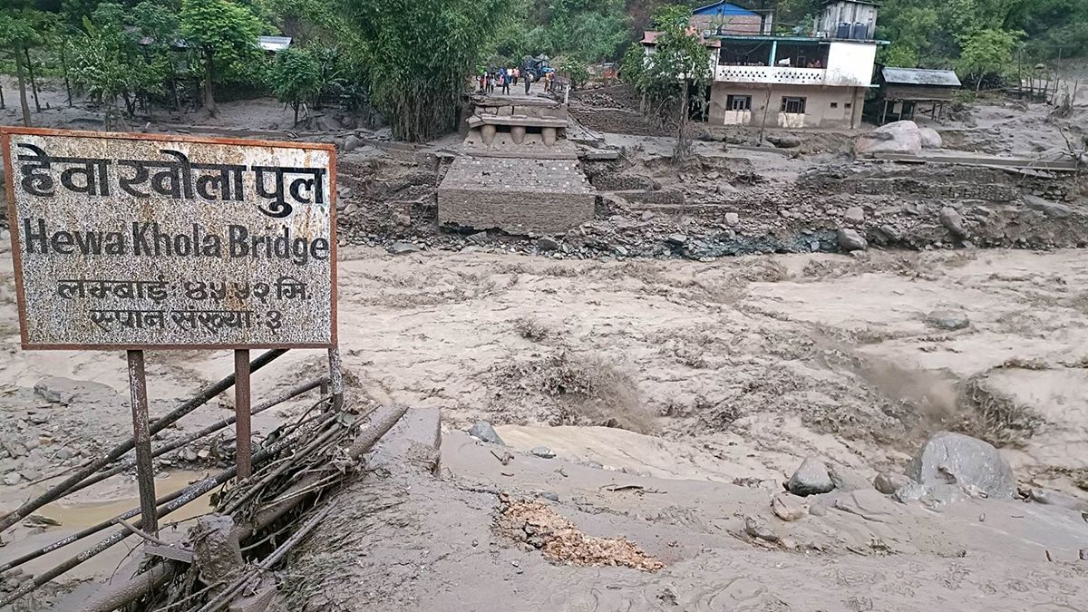 ताप्लेजुङ पहिरो अपडेटः बावुछोराको मृत्यु, एकै परिवारका तीनजना अझै बेपत्ता